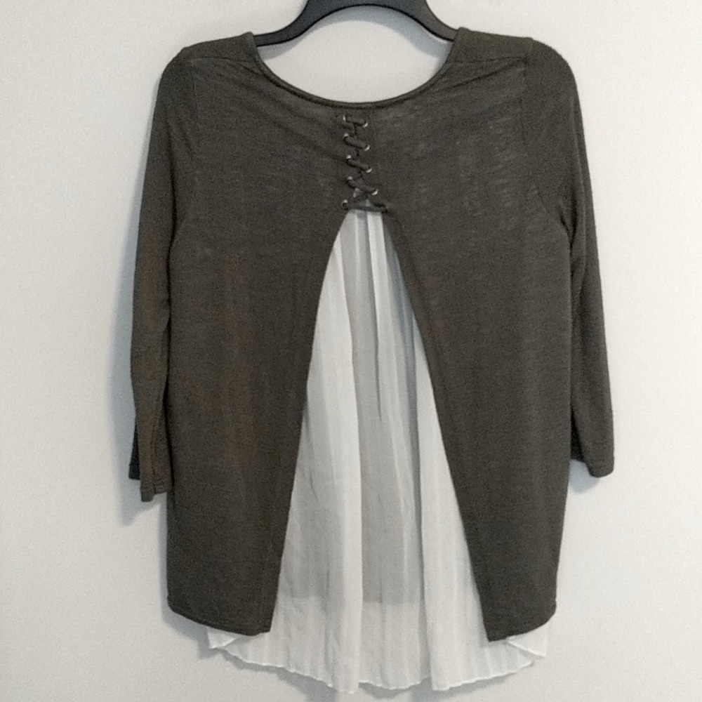 W5 olive green long sleeve top size Medium - Picture 2 of 7